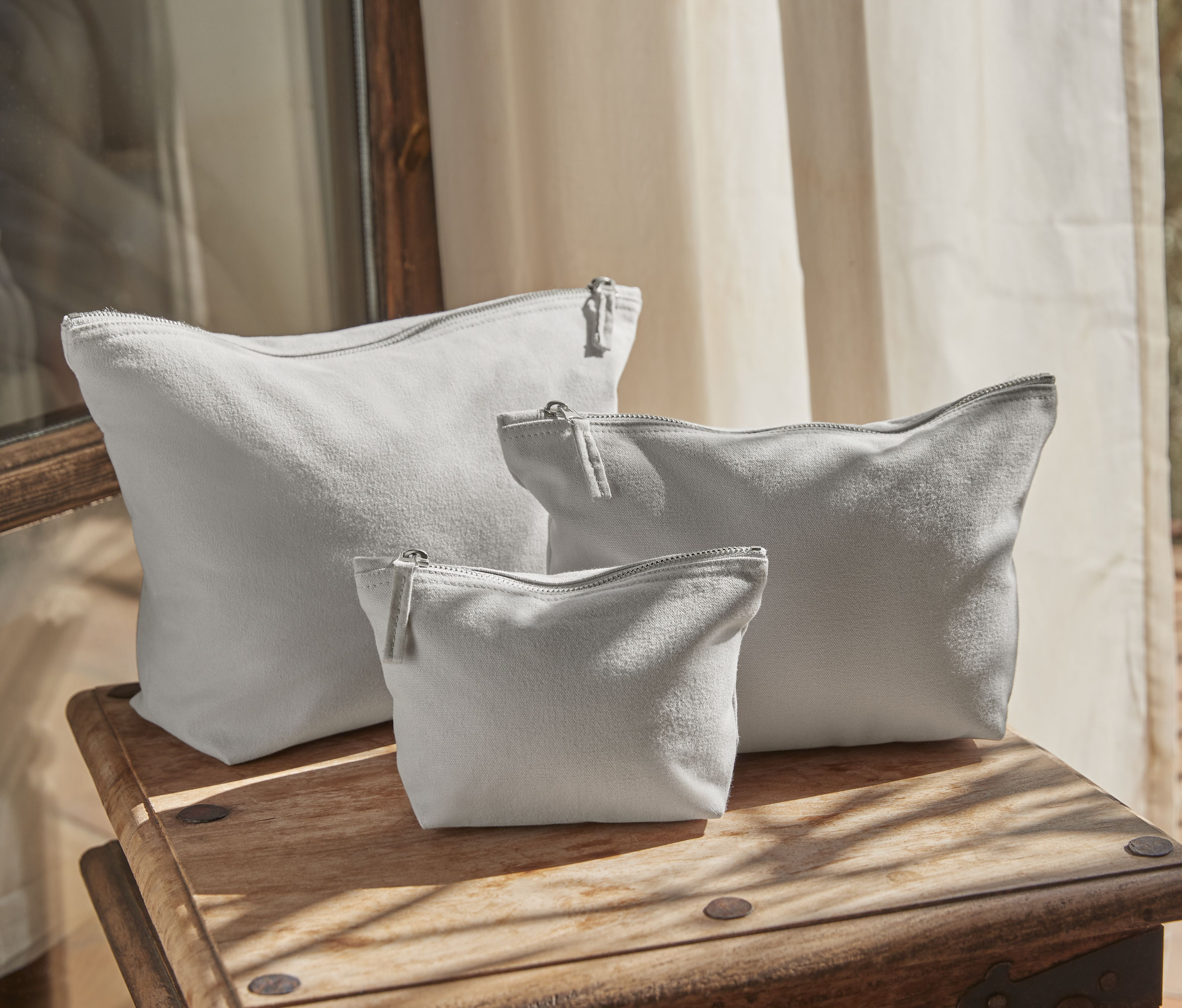 CANVAS ACCESSORY BAG