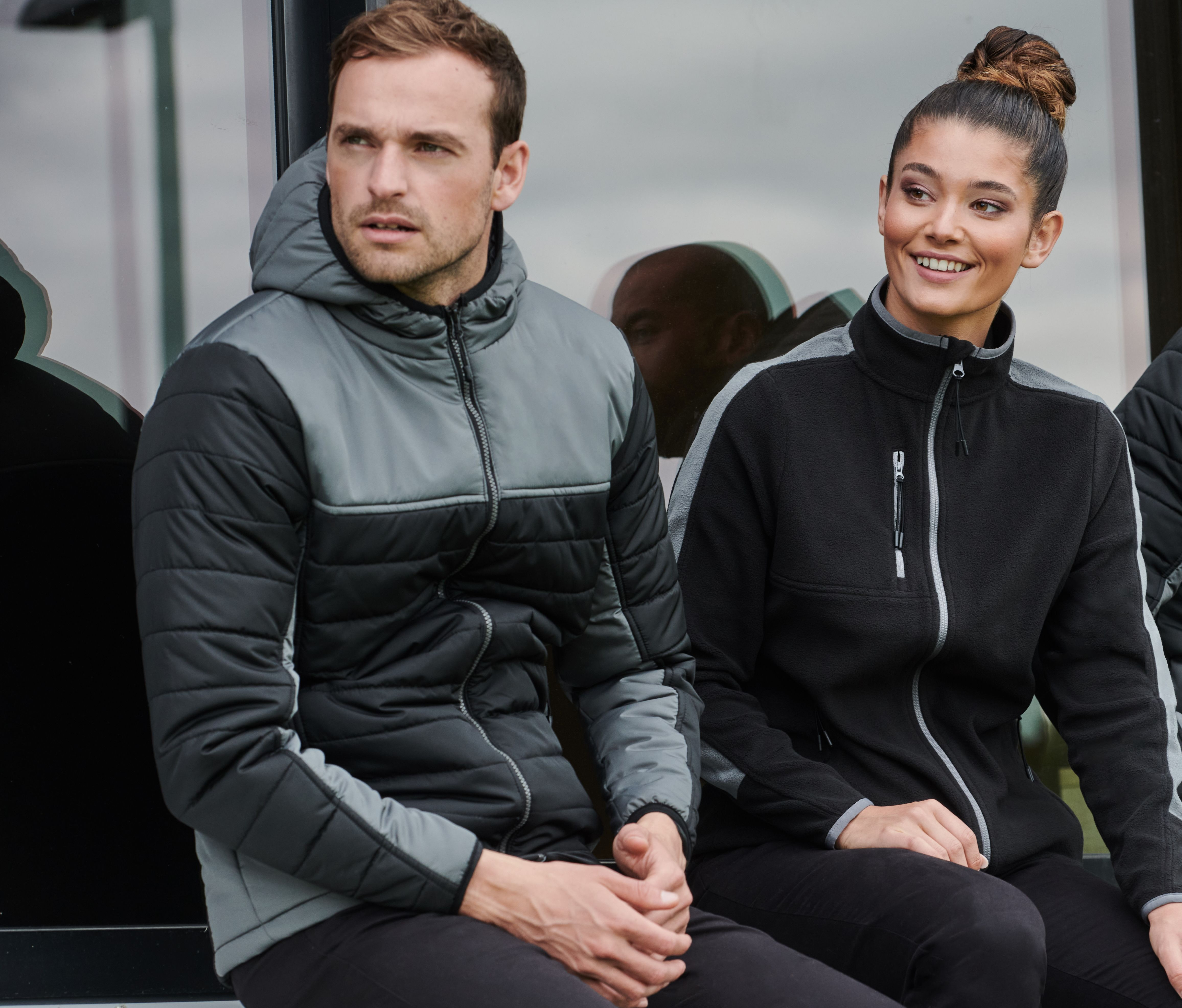 HOODED CONTRAST PUFFER JACKET